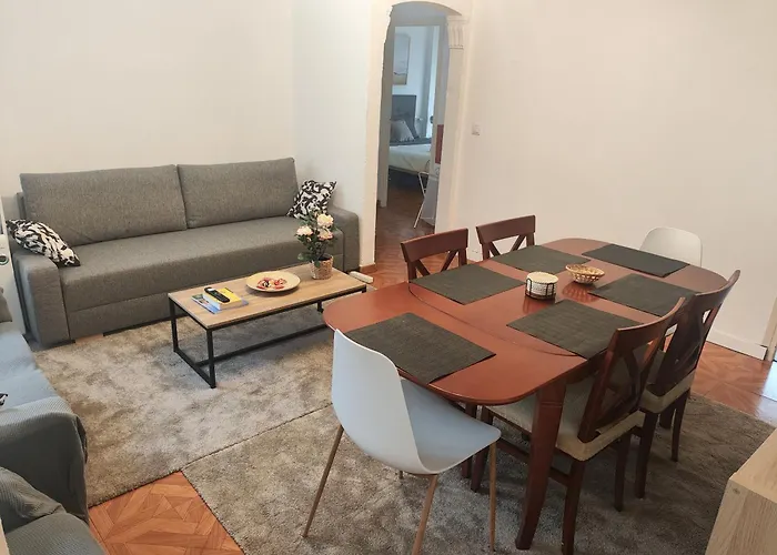 Amplio Piso Centrico * Gijón